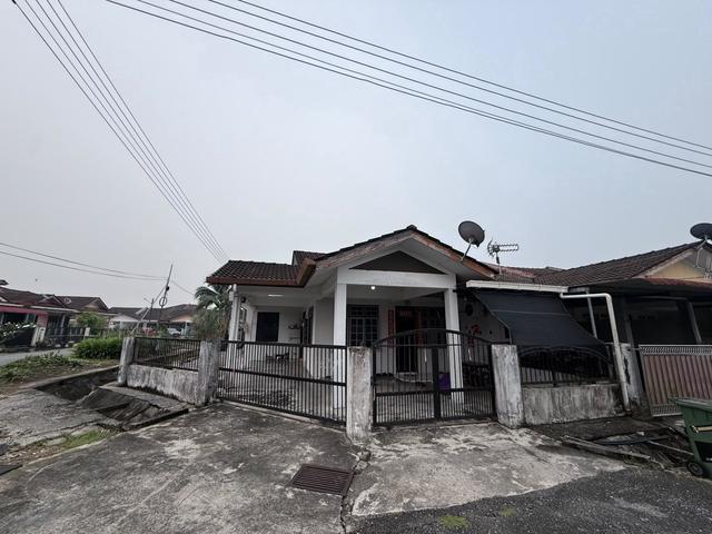 Terraced House for sale in Kuching, Bahagian Kuching