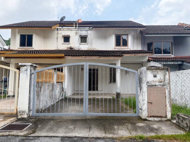 Terraced House for sale in Langat, Selangor