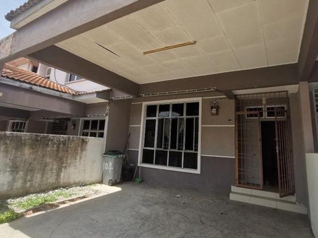 Terraced House for sale in Malaka