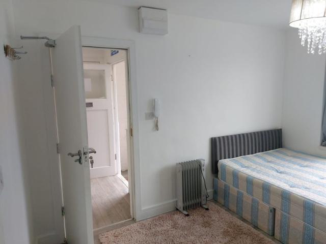 Studio for rent in Dollis Hill, Greater London