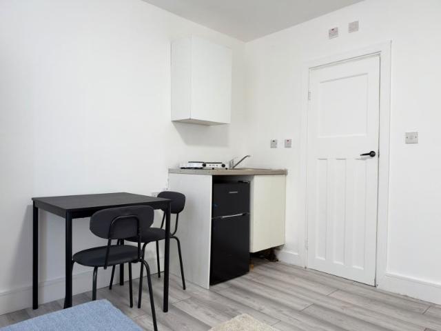 Studio for rent in London Borough of Brent, Greater London