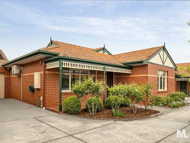 Villa for sale in Aberfeldie, Melbourne