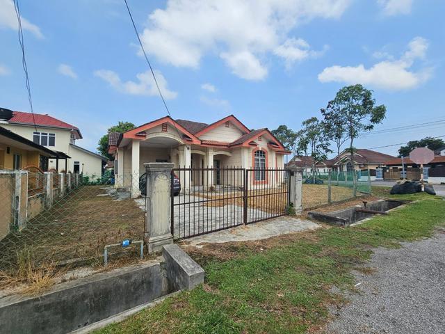 Bungalow for sale in Tanjong Sepat, Selangor