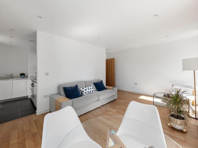 Apartment for rent in Stamford Hill, Greater London