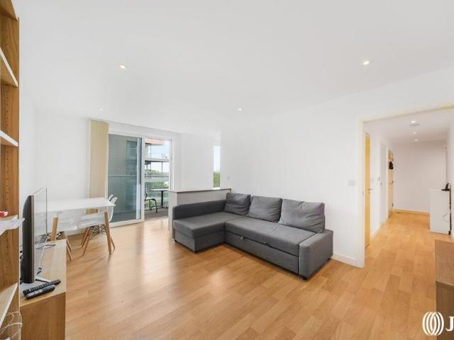 Apartment for rent in Brownswood Park, Greater London