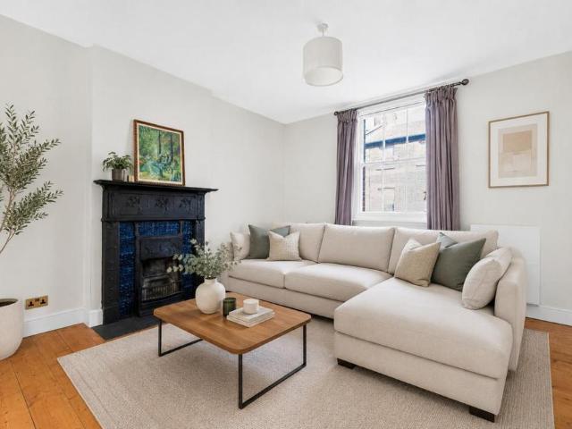 House for rent in London Borough of Ealing, Greater London