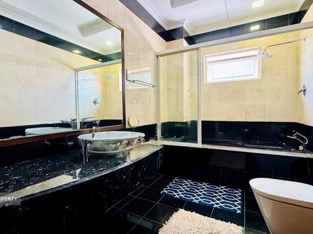 Detached House for sale