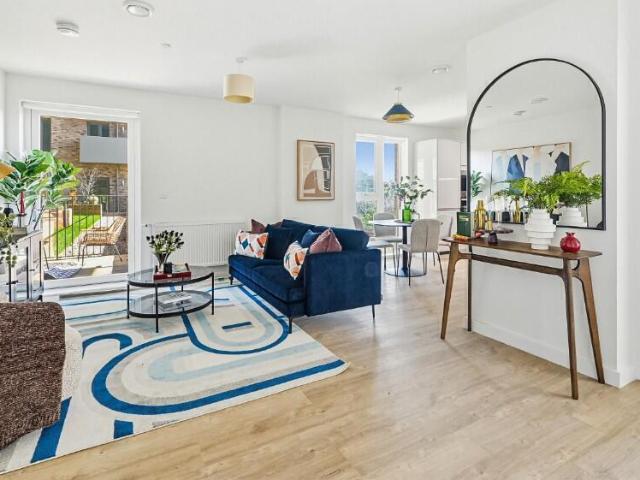 Apartment for rent in Seven Kings, Greater London