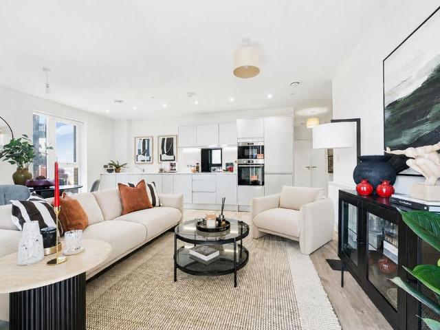 Apartment for rent in Seven Kings, Greater London