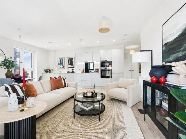 Apartment for rent in Seven Kings, Greater London