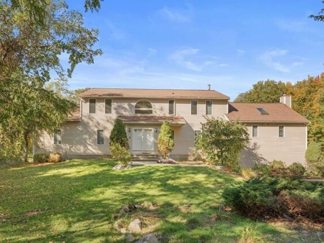 House for sale in Framingham, Middlesex County