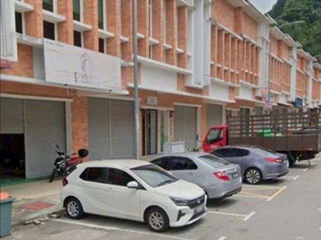 Shop for rent in Kajang, Langat