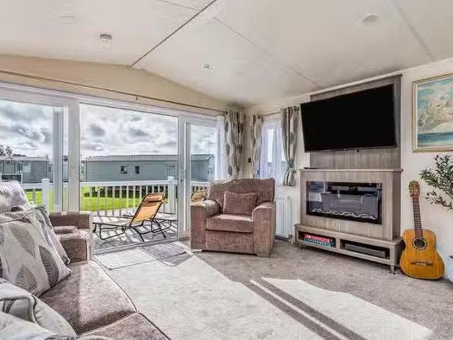 Apartment for rent in Littlecote, West Sussex