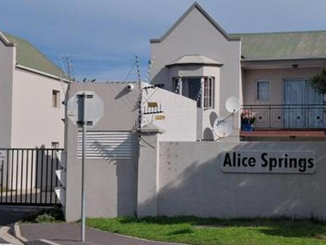 Townhouse for sale in Goodwood, Western Cape
