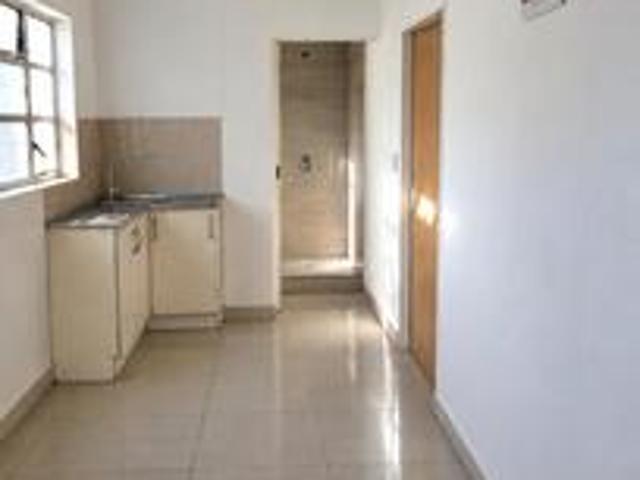 Apartment for rent in Goodwood, City of Cape Town