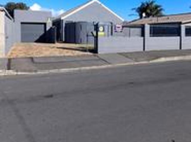 House for sale in Goodwood, Western Cape
