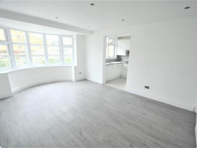 Apartment for rent in Mill Hill, Greater London
