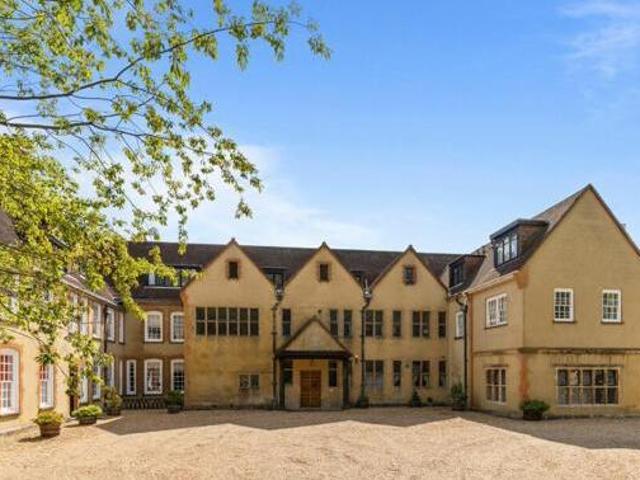 House for sale in Tower Hill, Pachesham Park