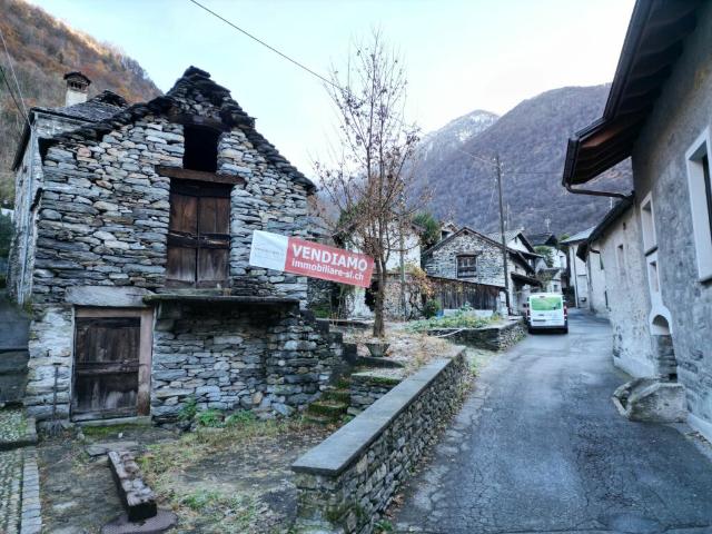 Zweifamilienhaus kaufen in Avegno Gordevio, Tessin