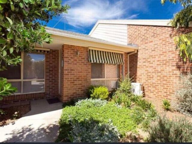 Room for rent in Parliamentary Triangle, South Canberra