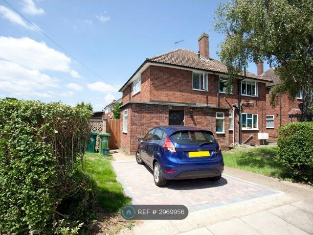 House for rent in Lower Halliford, Surrey