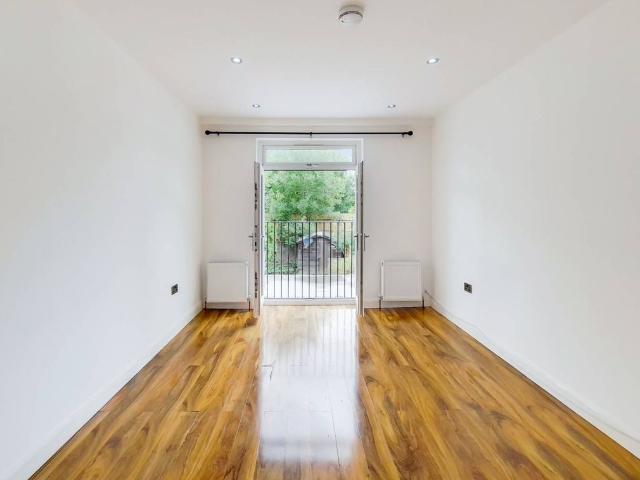Apartment for rent in Carshalton-on-the-Hill, Greater London