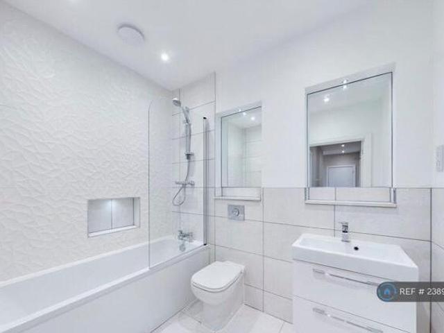 House for rent in Totteridge, Cressex