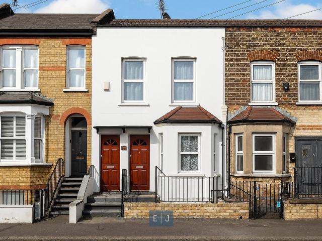 House for rent in Woodford, Greater London