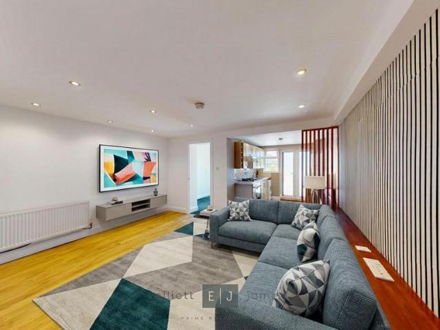 Apartment for rent in Woodford, Greater London
