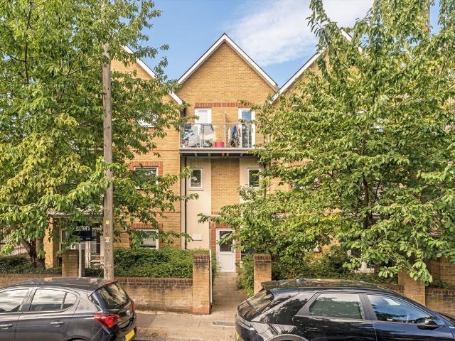 Apartment for rent in Nunhead, Greater London