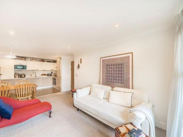 Apartment for rent in Cossall Estate, Greater London
