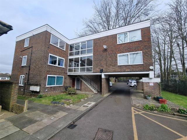 Apartment for rent in Navestock Side, Essex