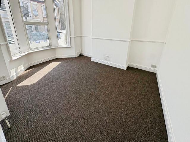 House for rent in Southend City Centre Neighbourhood, Alton Barnes