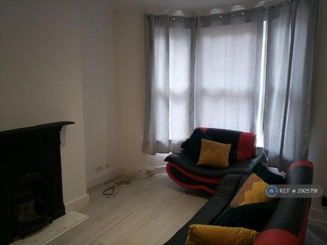 House for rent in Southend City Centre Neighbourhood, Alton Barnes