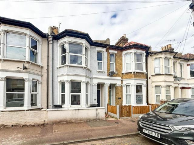 Room for rent in Southend City Centre Neighbourhood, Alton Barnes