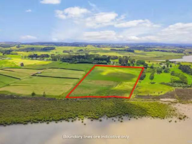 House for sale in Awhitu