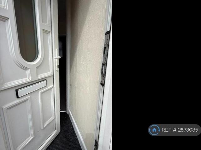 House for rent in Calderstones