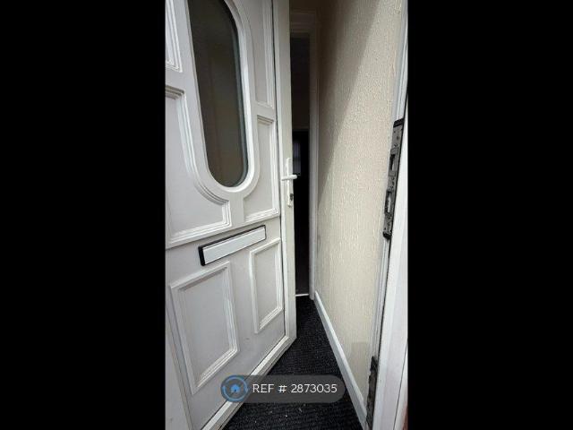 House for rent in Calderstones