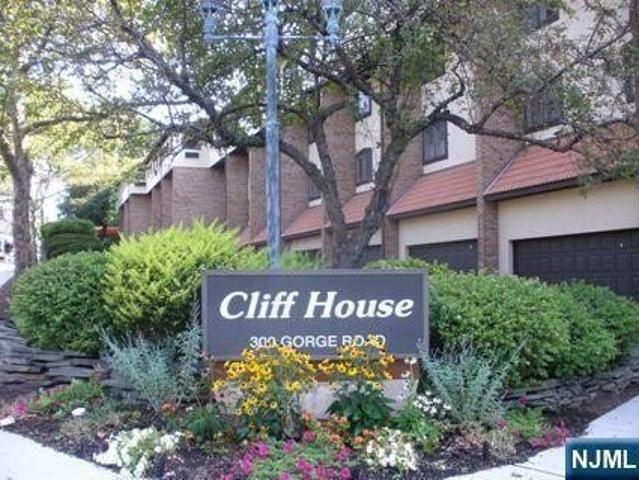 Condo for sale in Cliffside Park, New Jersey