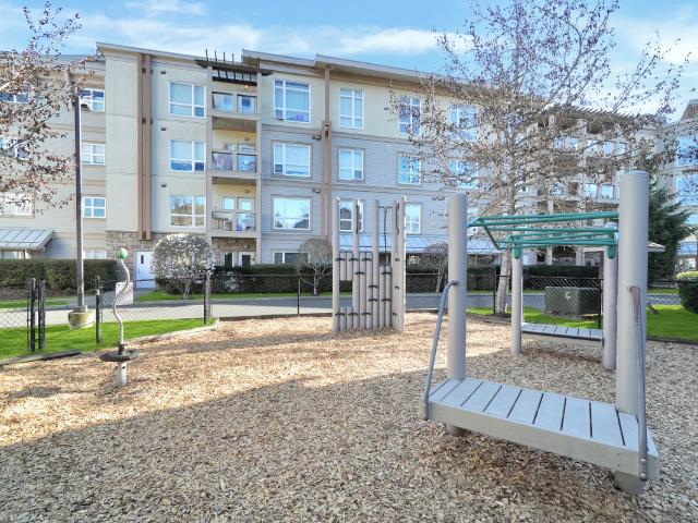 Apartment for rent in Esquimalt, British Columbia