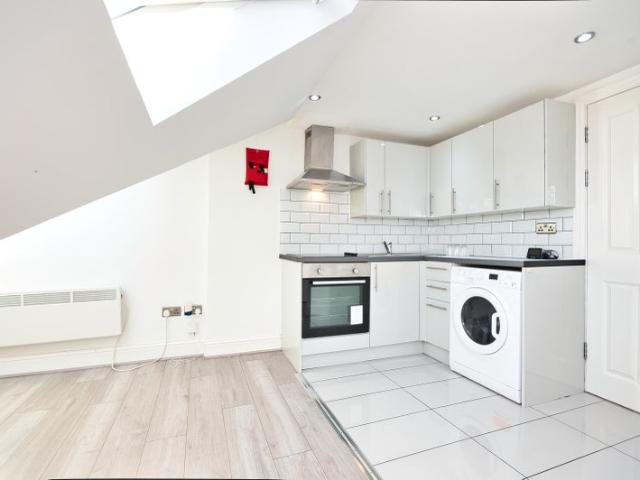 Apartment for rent in Gants Hill, Greater London