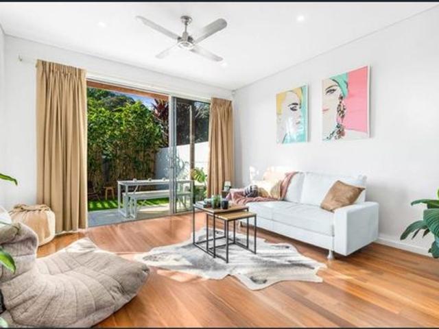 Townhouse for rent in Toombul, Queensland