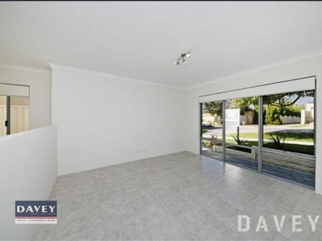 Townhouse for rent in Stirling, Western Australia