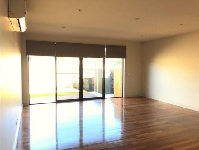 Townhouse for rent in Camerons Creek, Victoria
