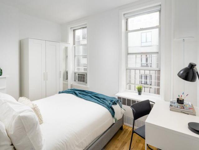 Room for rent in Arverne, New York