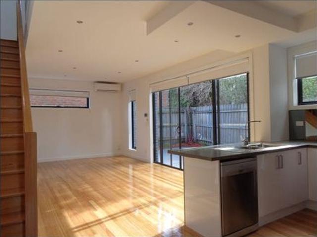 Townhouse for rent in Camerons Creek, Victoria