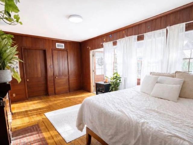 Room for rent in Sherman Oaks Neighborhood Council District, Canoga Park