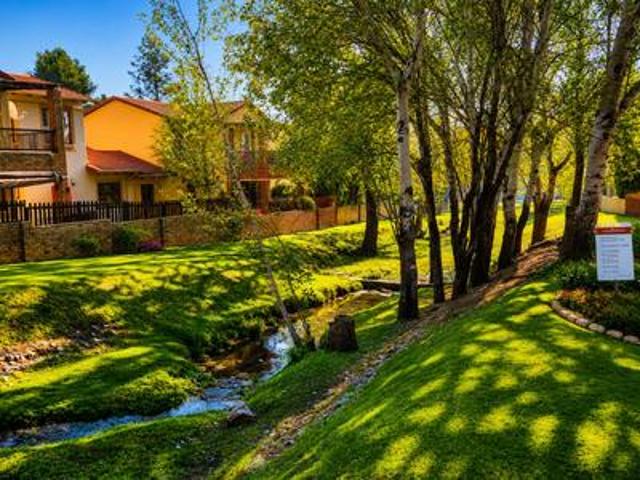Townhouse for rent in Nooitgedacht, Gauteng