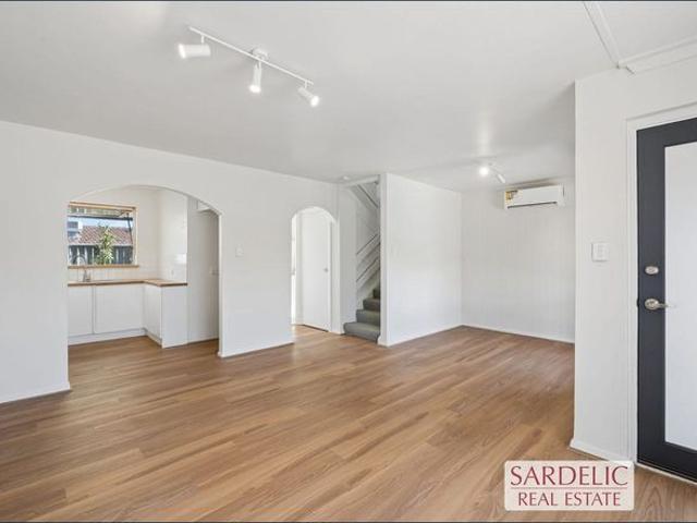 Townhouse for rent in Como, Western Australia