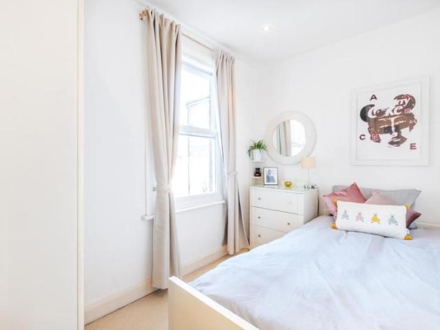 Room for rent in London Borough of Ealing, Greater London